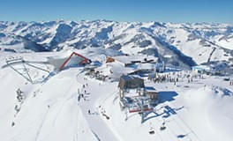 Skien-in-het-skigebied-Kitzbuehel-Kirchberg